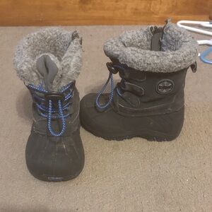 totes Black and Gray Kids Snow Boots